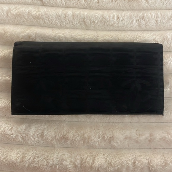 Chanel Traveline Wallet - Picture 6 of 7